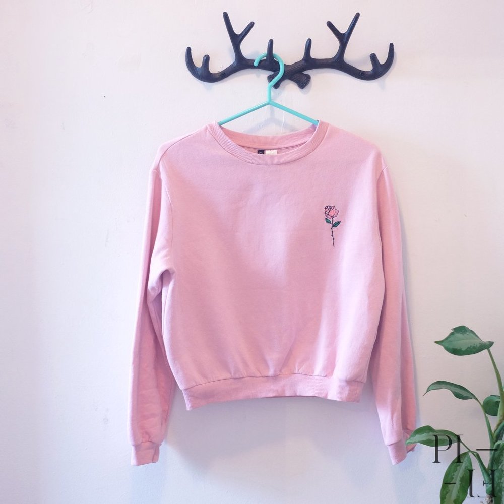 Cute pink sweater with rose embroidery size Small